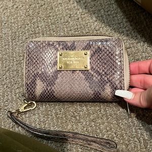 Micheal kors wristlet